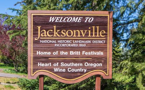 Jacksonville Hotel | Wine Country Inn