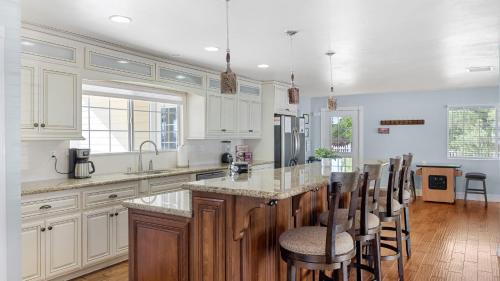 Temecula House | Wine Country Retreat Gorgeous Views Minutes to Wineries