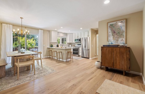 Calistoga House | Wine Country Retreat with Vineyard Views