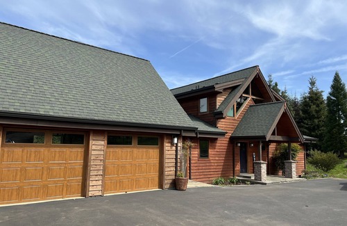 Hillsboro House | Wine Country Tree House! Come and explore wine country in the North West!