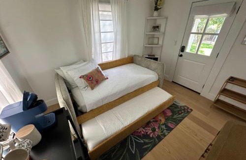 Fredericksburg House | Wine Down House - Fire Pit & Walk to Main St