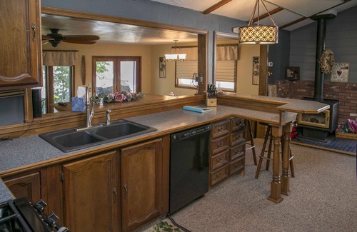 Dundee Cottage | Wine Down on Waneta-In the Finger Lakes Region