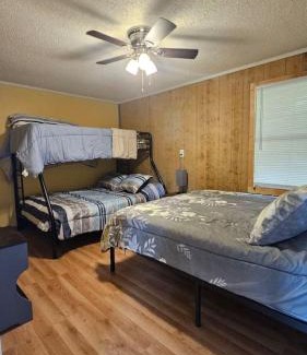 Burkesville House | Wine Knot at The Holler