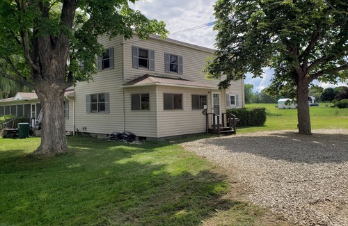 Trumansburg House | Wine Trail Apartment (pet friendly) - 4bd/2ba