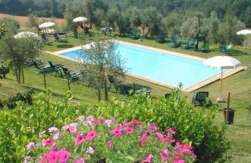 San Donato a Livizzano Apartment | Winer, Flat in Montespertoli with A/C, Wi-Fi, child friendly, swimming pool,sl 4