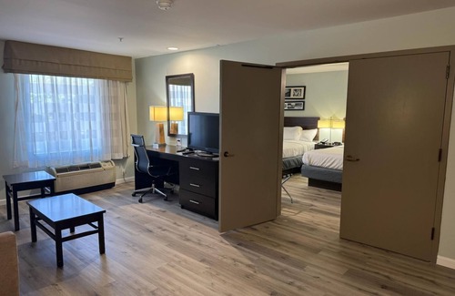 Edgewood Hotel | Wingate by Wyndham Bel Air I-95 Exit 77A/APG Area