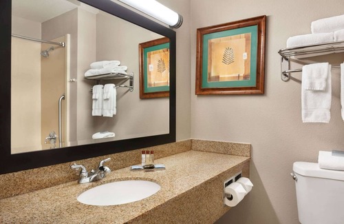 Bentonville Hotel | Wingate by Wyndham Bentonville AR