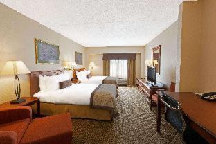 Paw Creek Hotel | Wingate by Wyndham Charlotte Airport