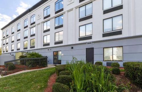 Concord Hotel | Wingate by Wyndham Charlotte Concord Mills/Speedway