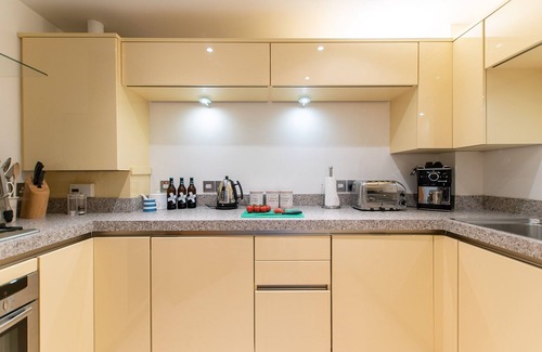Carbis Bay Apartment | Wingtips – Carbis Bay – Sea Views – Parking - Sleeps 4