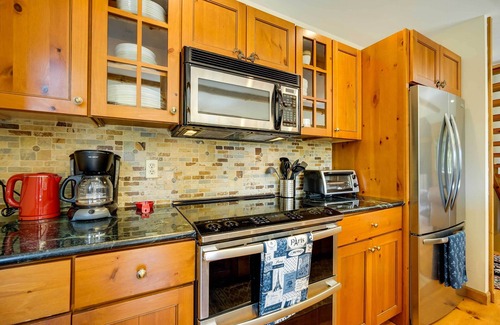 Winhall House | Winhall Home w/Deck + Views, 6 Mi to Ski Slopes!