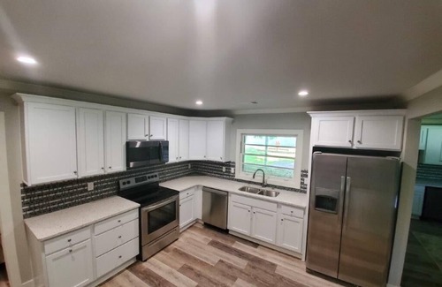 Hot Springs House | Winners Circle Modern 4BR/4BA + Game Room 5-min Walk to Oaklawn Casino