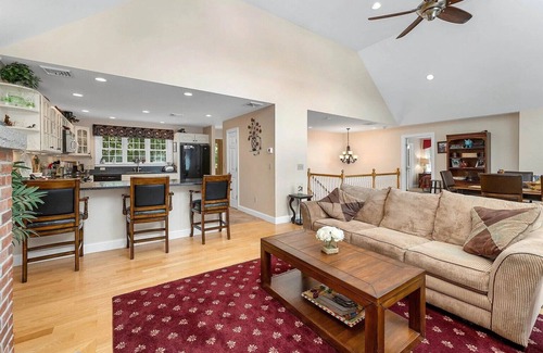 Alton Bay House | Winnie Waterfront - Beautiful Lakefront Home! sandy water, Close to Gunstock!