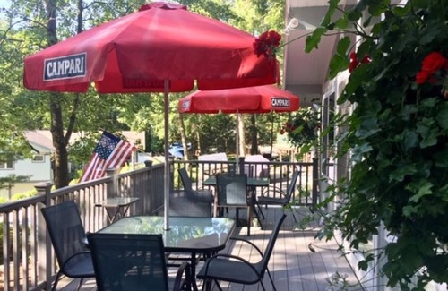 Meredith House | Winnipesaukee Lakehouse - Exquisite beach, boat mooring and day dock