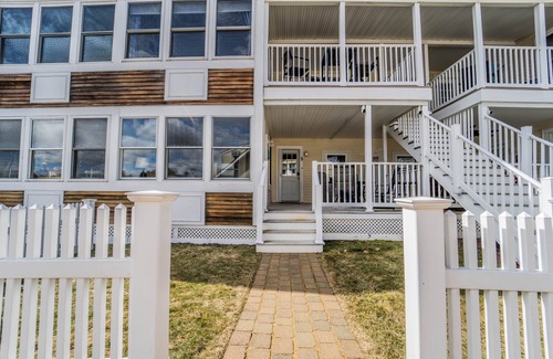 Winnisquam Condo | Winnisquam Lake~ Condo on the WATER w/Boat Dock rental available