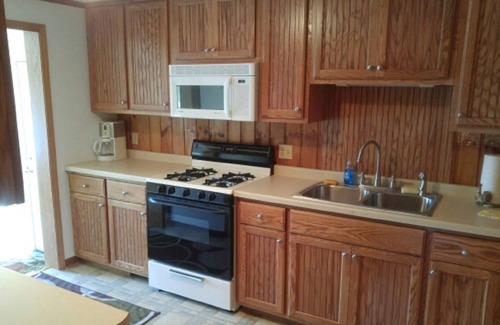 Friendship House | Winter Garage Parking! Lake house 30 minutes from Wisconsin Dells.