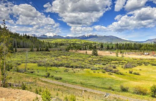 Fraser Apartment | Winter Park Condo with Hot Tub and Mountain Views!