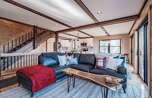 Greenwood Ski Chalet | WINTER SEASONAL 24/25! All-inclusive pricing!