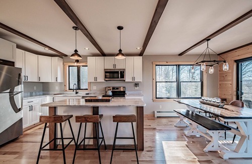 Greenwood Ski Chalet | WINTER SEASONAL 24/25! All-inclusive pricing!