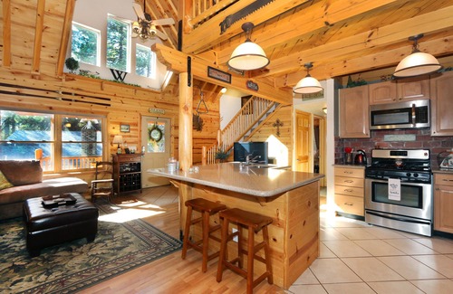 Green Valley Lake Cabin | WINTER = Snow/Ski. SPRING-SUMMER-FALL = Fish, Hike, Explore, Private Lake