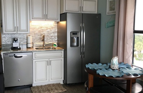 Myrtle Beach Condo | WINTER SPECIAL! TOP FLOOR CORNER OCEANFRONT CONDO-PANORAMIC VIEWS-COZY COMFORT!