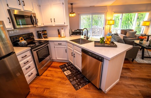 The Galena Territory House | Winter Sports/Fireplace/Owner Club Access/Steps to Pool!