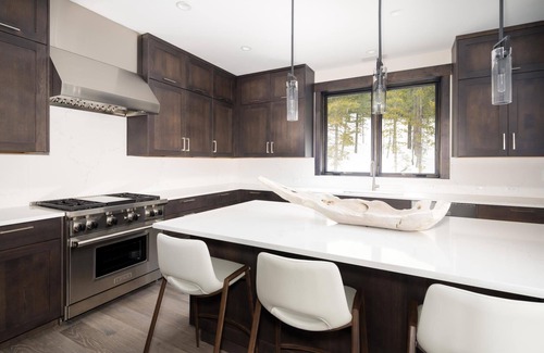 Spanish Peaks House | Winter Stays! Luxury, Ski-In Ski-Out Mountain Cabin! Game Room! Hot Tub!