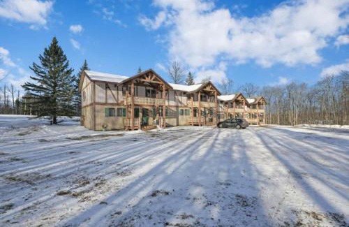 Bessemer Villa | Winter Wonderland Getaway I Alpen Villas at Powderhorn Mountain