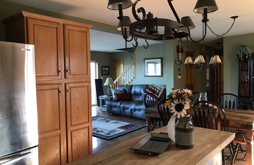 Pittsburg Cabin | WINTERFELL-NH *BEST OF NH* GORGEOUS LAKE & MOUNTAIN VIEWS, NEVER PP ADDS