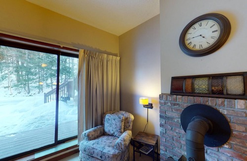 Pittsfield House | Wintergreen 106