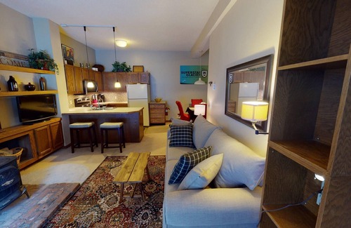 Pittsfield House | Wintergreen 106