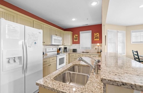 Banner Elk Condo | Wintergreens R1231- Mountain Condo, Mountain View, Gated Resort, Indoor/Outdoor Pools and Hot Tub.