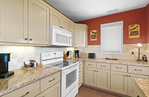 Banner Elk Condo | Wintergreens R1231- Mountain Condo, Mountain View, Gated Resort, Indoor/Outdoor Pools and Hot Tub.
