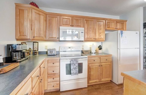 Banner Elk Condo | Wintergreens R132- Mountain Condo, Mountain View, Gated Resort, Indoor/Outdoor Pools and Hot Tub,.