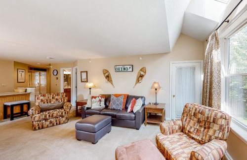 Ludlow Apartment | Winterplace Q206