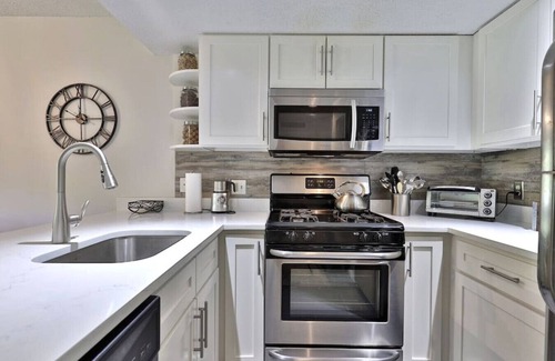 Ludlow Condo | Winterplace Ski on/Ski off Condo with Fireplace and Space for the Kids!