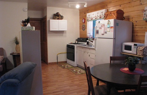 Buena Vista Cabin | Wintersong Cabin #4 near Main St Skiing & Hot Spgs. Ask about last minute deals?