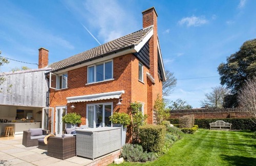 Aldeburgh House | Winton Lodge