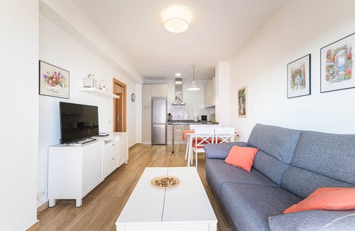 Fuengirola Apartment | WintowinRentals great location & sea view.