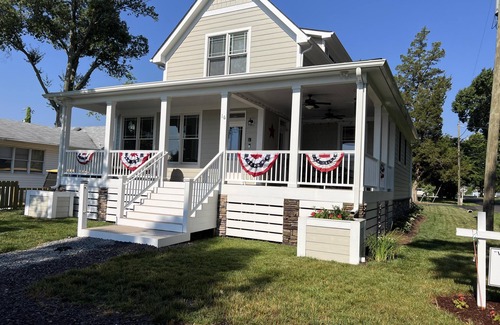 Colonial Beach House | Wirt Every Penny - 3-Bed Cottage by the River