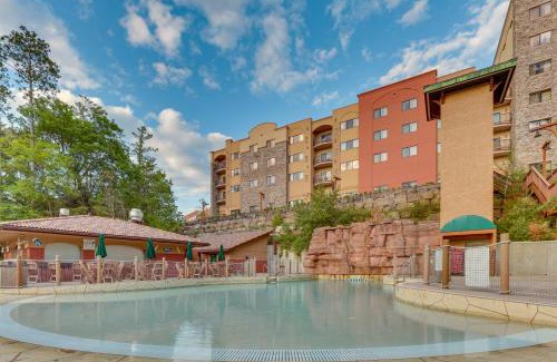 Wisconsin Dells Apartment | Wisconsin Dells Resort Condo with 2 Fireplaces