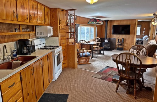 Tomahawk House | Wisconsin River, Lake Mohawksin, W/D, Firepit, Fishing, Snowmobile, ATV/UTV