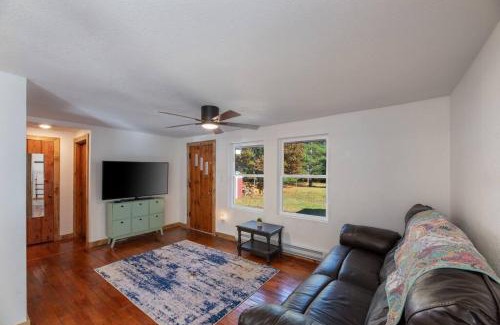 Rhinelander House | Wisconsin River relaxing retreat!