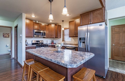 Merrill House | Wisconsin River Retreat, south of Tomahawk, 35 min to Granite Peak, King Bed!