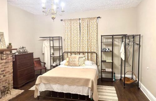 Lynchburg House | Wise Home rooms