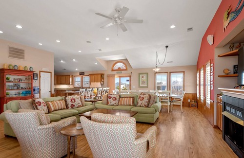 Whalehead Beach House | Wish You Were Here: Oceanside, Saltwater Pool, Hot Tub, Tiki Bar, Pet-friendly