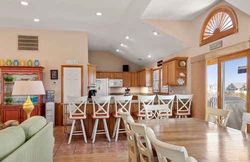 Whalehead Beach House | Wish You Were Here: Oceanside, Saltwater Pool, Hot Tub, Tiki Bar, Pet-friendly