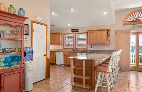 Whalehead Beach House | Wish You Were Here: Oceanside, Saltwater Pool, Hot Tub, Tiki Bar, Pet-friendly