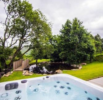 Loch Tay House | Wishing Well Cottage at Loch Tay and Hot Tub