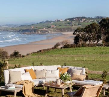 San Vicente de la Barquera Villa | Wishome- Villa privada única en Oyambre, piscina climatizada, frente al mar